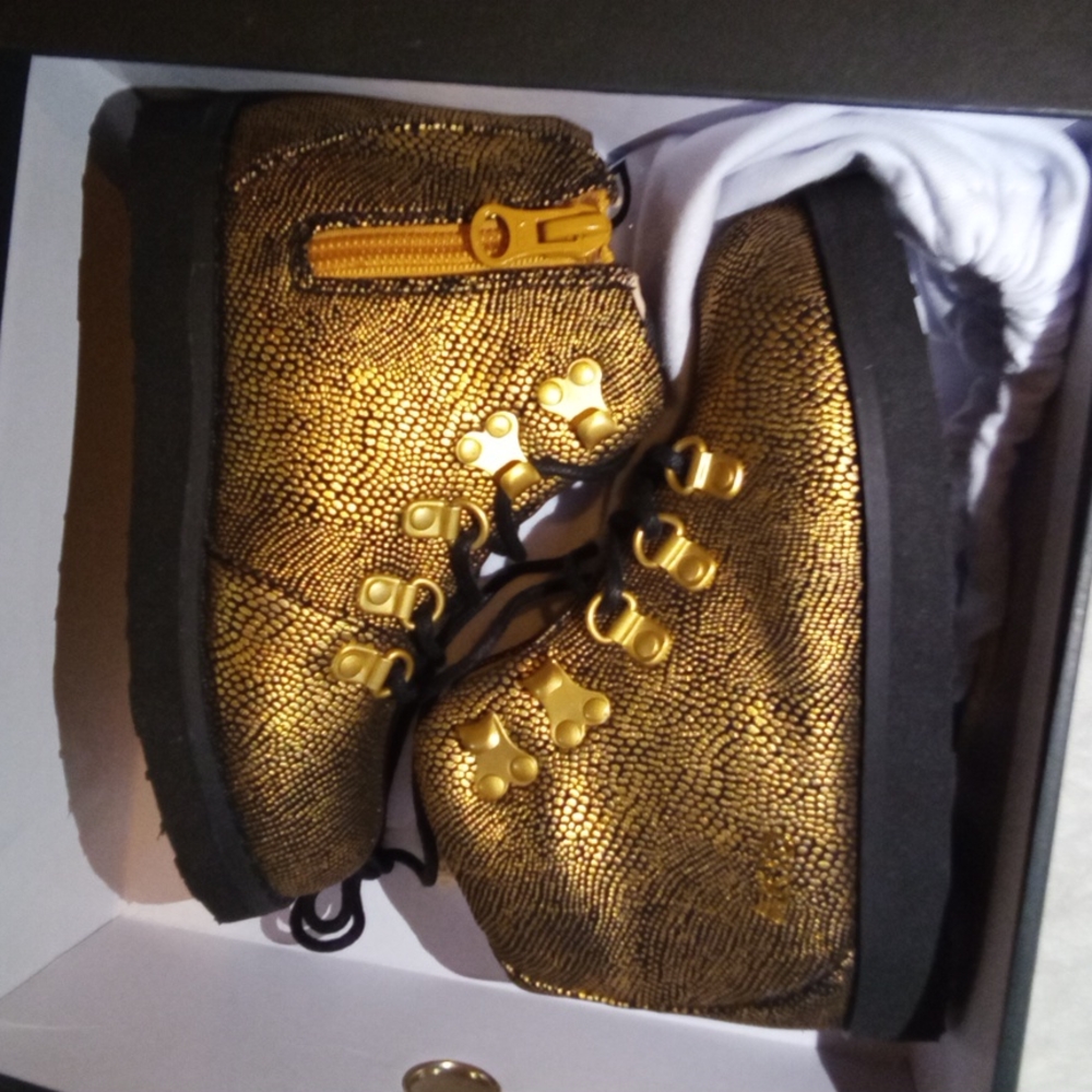 4️⃣ AKID Jasper in Gold Pebble NIB